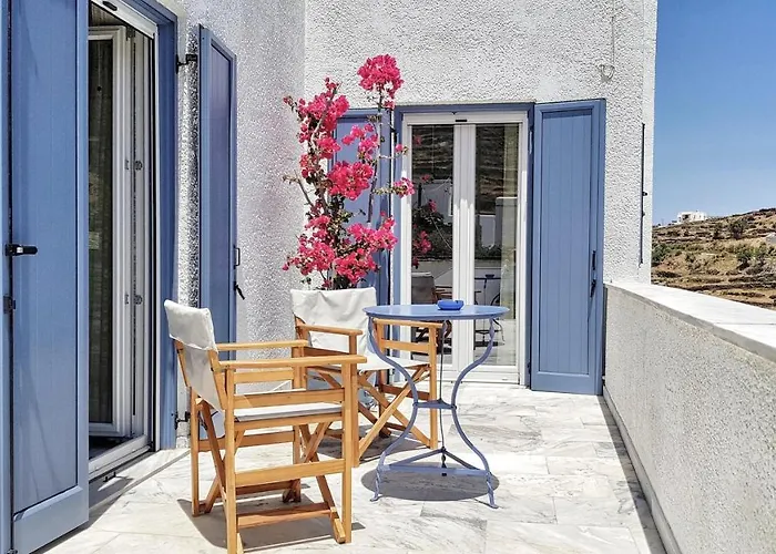 Tinoshomelidays Residences بيت للعطل Venardatos